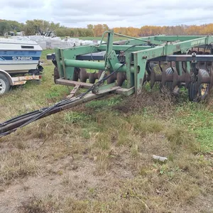 John Deere 355 disc. 13' W