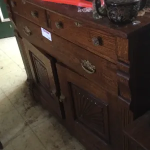Hutch with Mirror