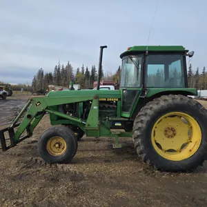 John Deere 3140 Tractor w/140 Loader