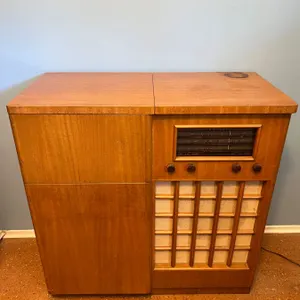 Crosley Chassis Radio Cabinet