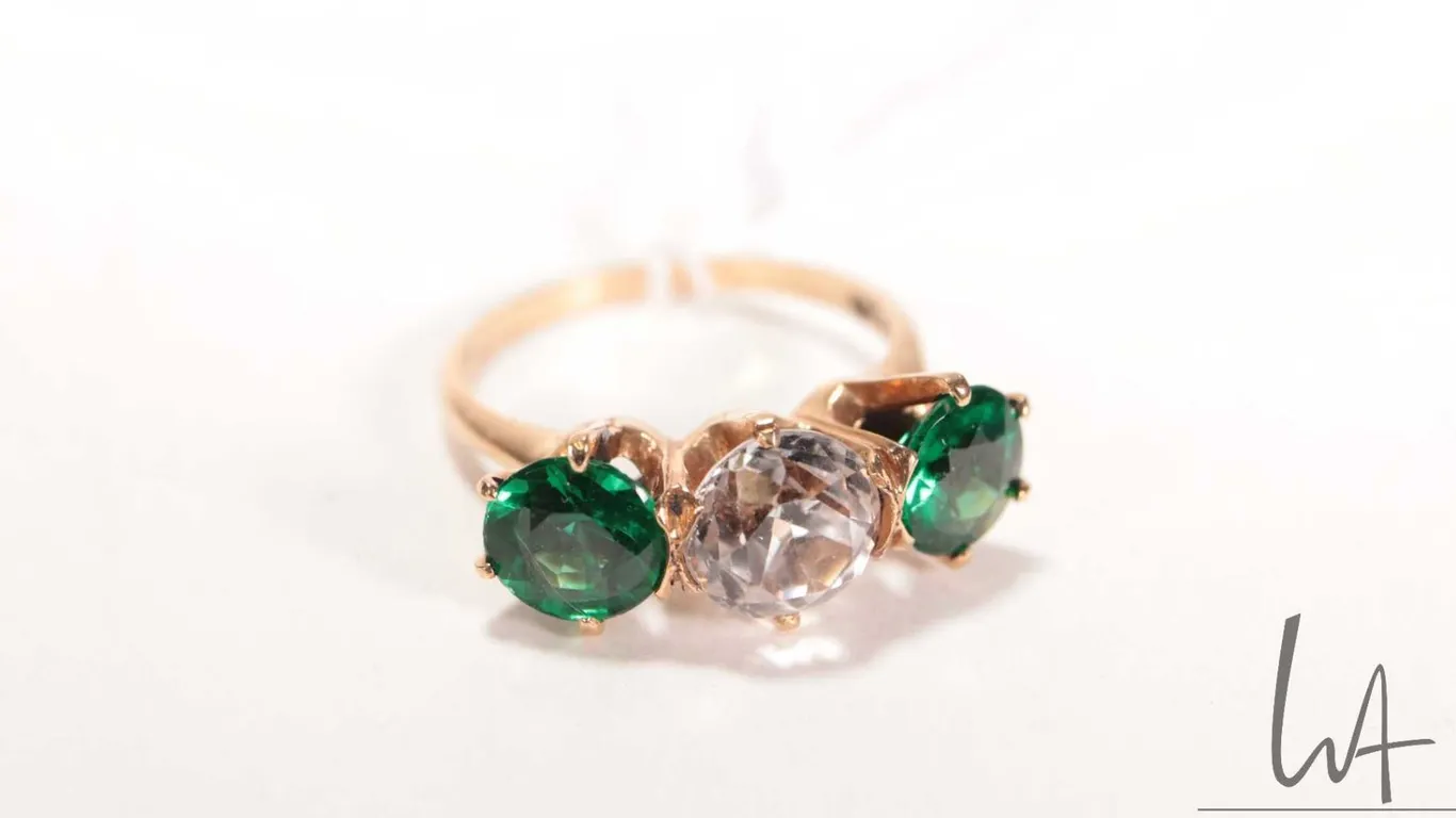 Vintage/ antique 14kt yellow gold three stone ring set with set with two green stones and one white