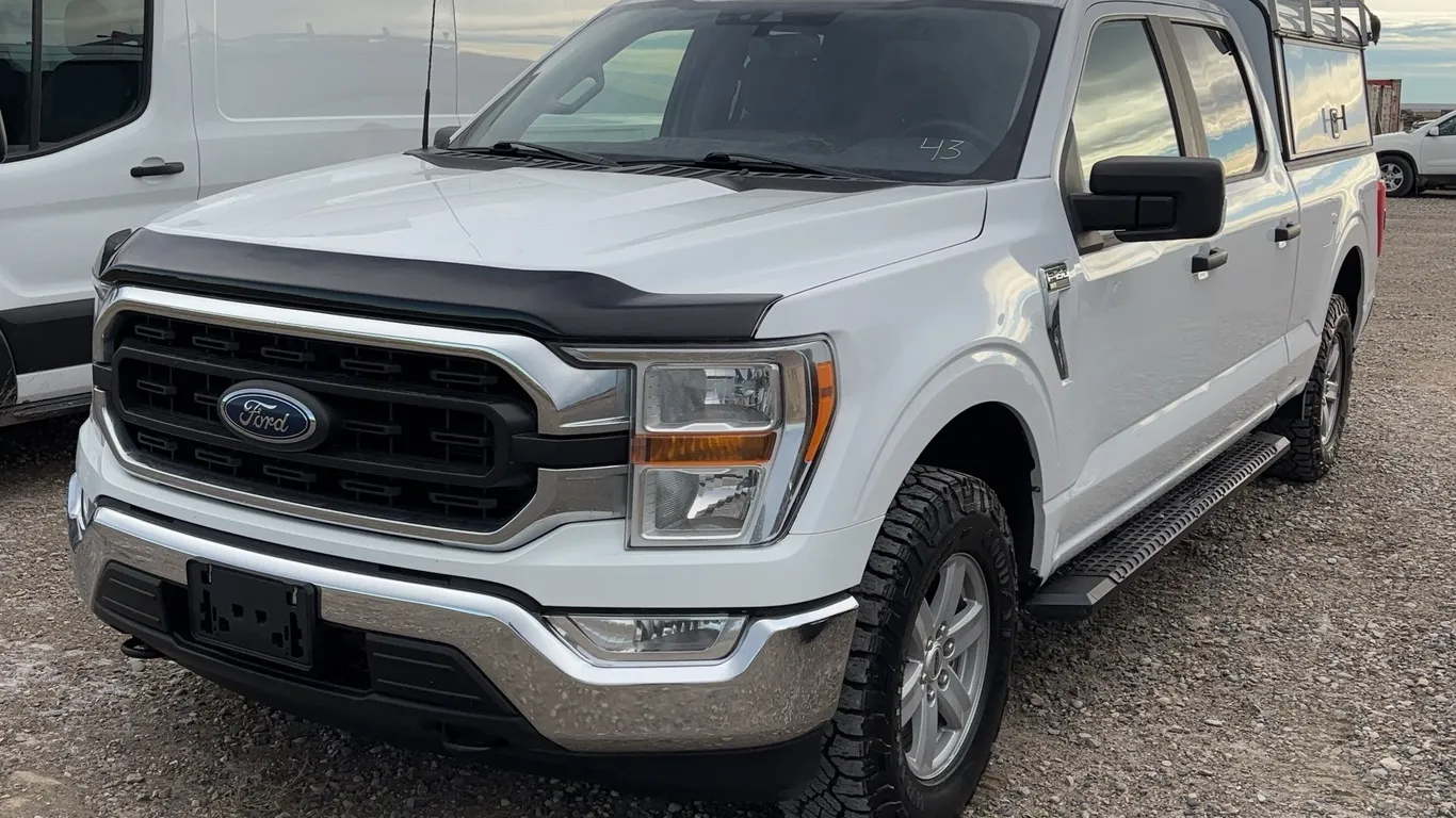 2021 Ford F150 Crew Cab w/ Topper *Unreserved*