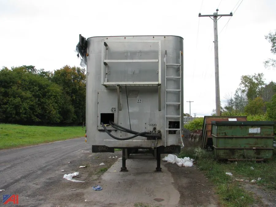1994 East Pusher Trash Trailer
