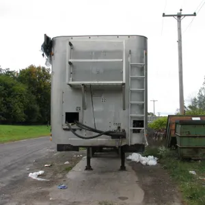 1994 East  Pusher Trash Trailer