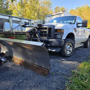 (#4)  2009 Ford F-250 Super Duty Pickup Truck with Liftgate and Plow