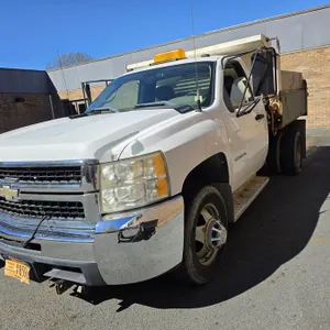 (#5) 2010 Chevrolet Silverado 3500HD CC Dump Truck