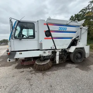2001 Johnston 2V33H/D Street Sweeper