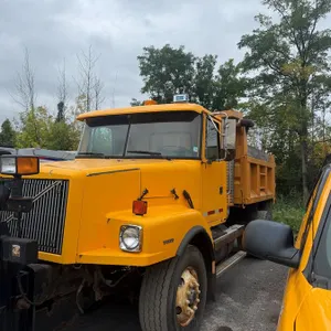 2000 Volvo WGM Dump Truck with Plow