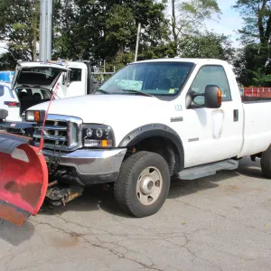 2007 Ford F-350 Super Duty Pickup Truck with Plow
