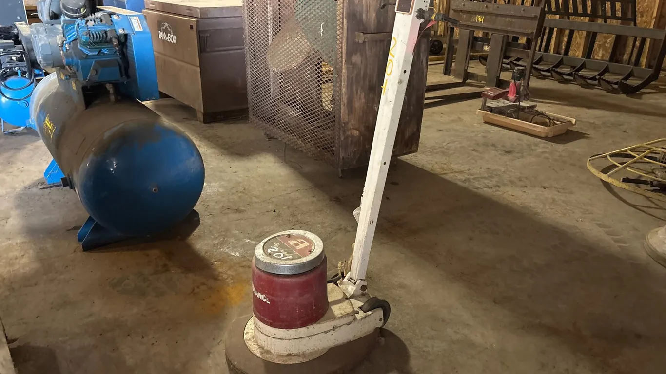 Advance Pacemaker Commercial Floor Buffer