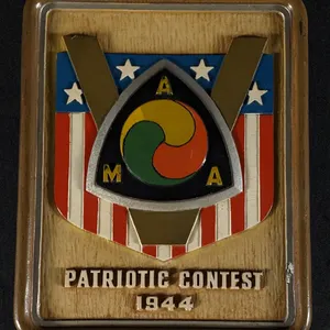 AMERICAN MOTORCYCLE ASSOCIATION PATRIOTIC CONTEST 1944 PRESSED FIBRE SIGN PLAQUE