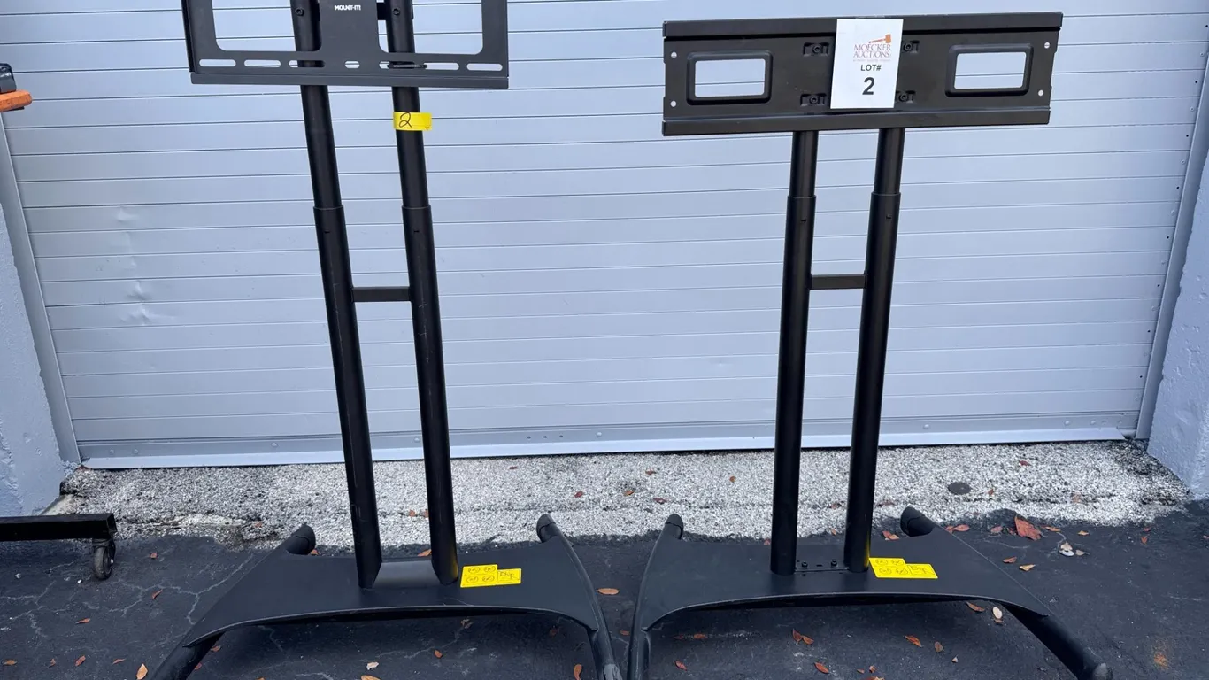 ROLLING ADJUSTABLE MOBILE TV CART/STAND