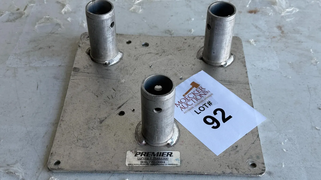 ALUMINUM TRIANGULAR BASE PLATE
