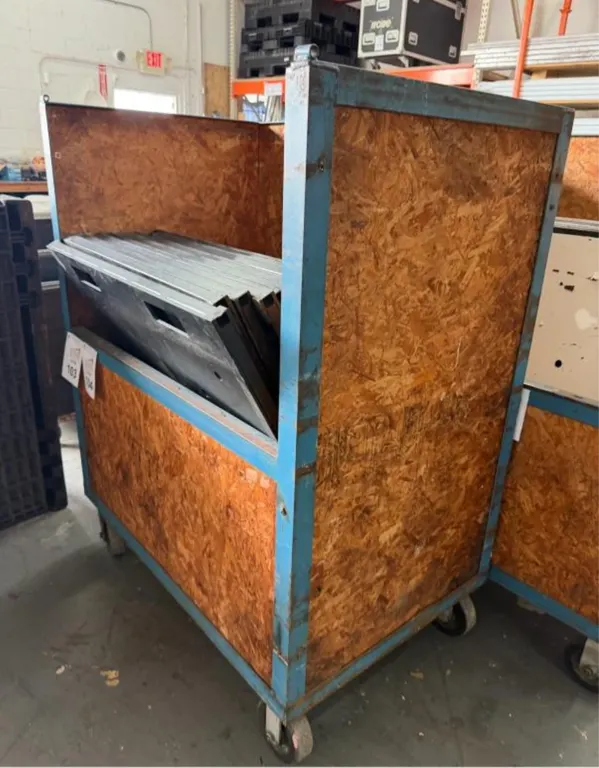 INDUSTRIAL ROLLING STORAGE CART