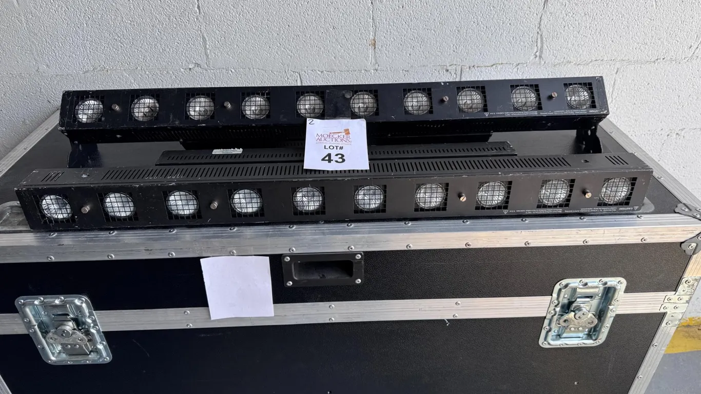 SHOWTEC SUNSTRIP ACTIVE STAGE-LIGHTING BARS