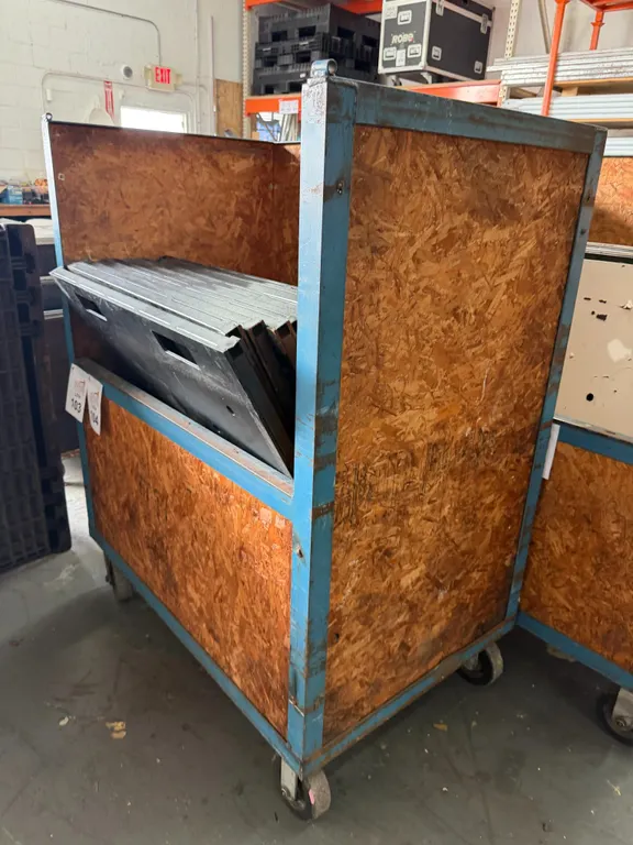 INDUSTRIAL ROLLING STORAGE CART