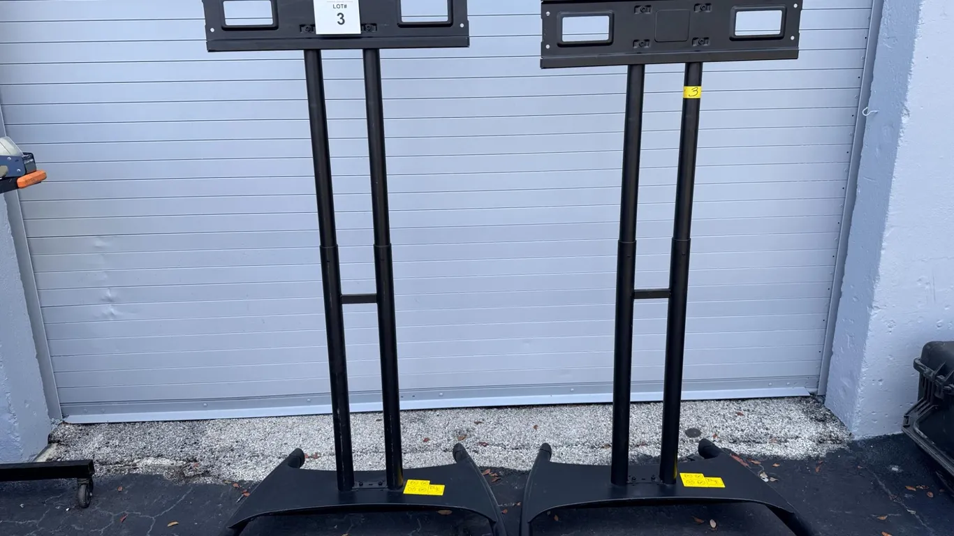 ROLLING ADJUSTABLE MOBILE TV CART/STAND