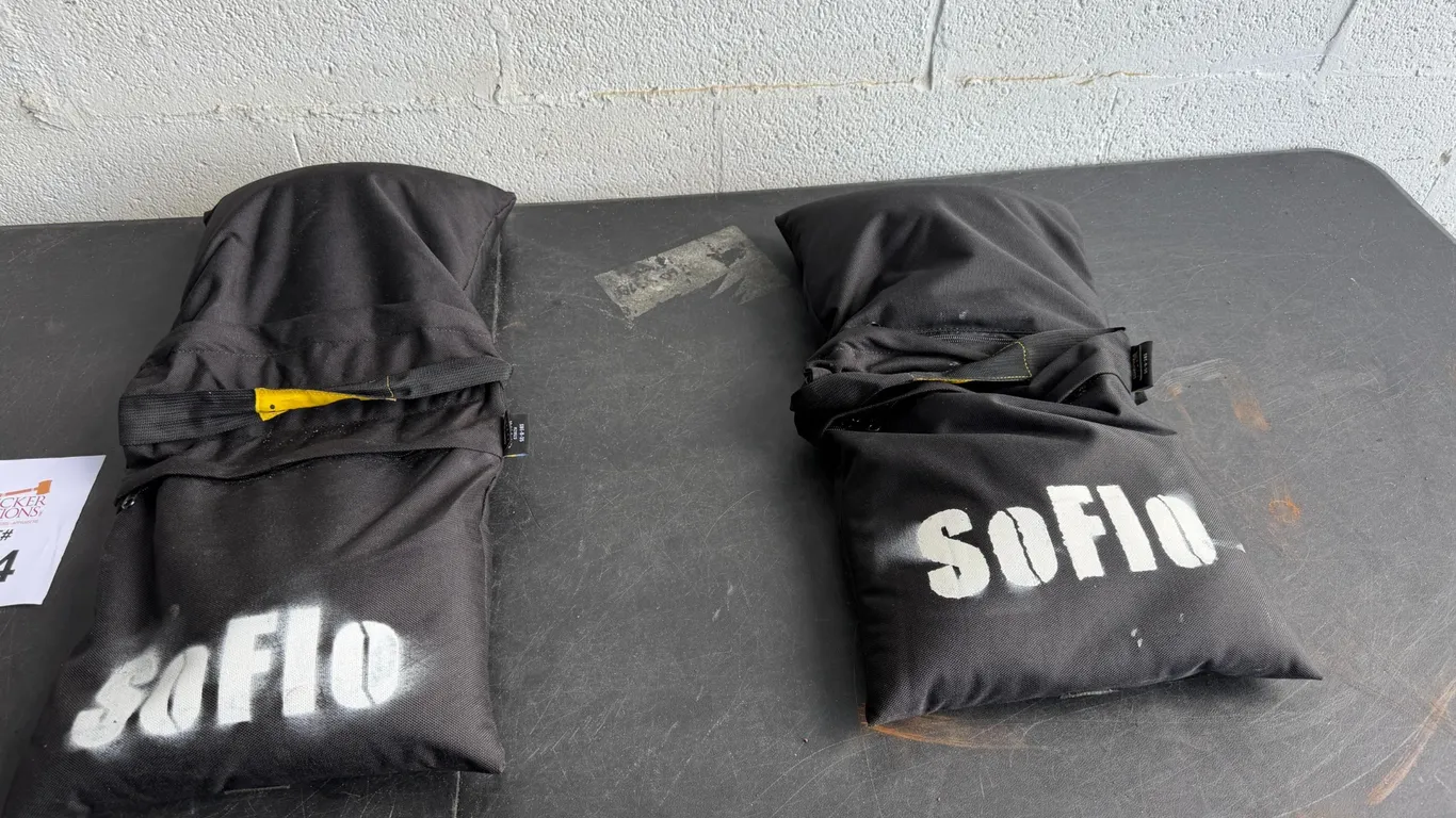 HEAVY-DUTY SADDLE SANDBAGS
