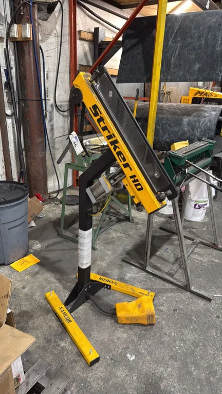 NAMCOR STRIKER HD PNEUMATIC METALWORKING MACHINE