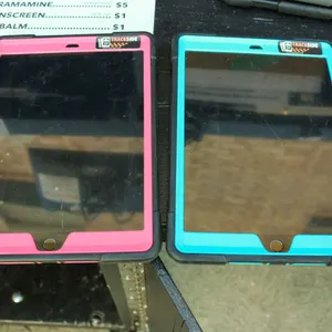 Lot of 2: Apple iPads (7th Gen, A2197 Wi-Fi & A2200 Wi-Fi + Cellular), Space Gray, Pink & Teal Cases
