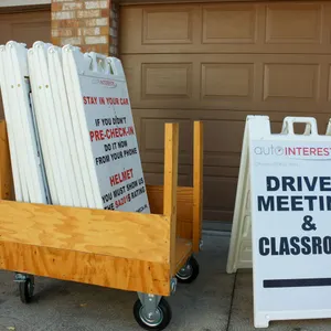 AutoInterests Sign Cart w/ 9 Signicade 24x36 A-Frame Signs
