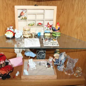 Miniature Figurines & Decor