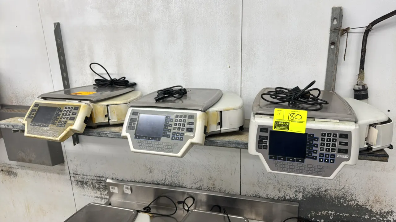 Hobart Quantum electronic computing scales. Features 30 lb capacity, integrated thermal label printers, digital displays with full alphanumeric keypad