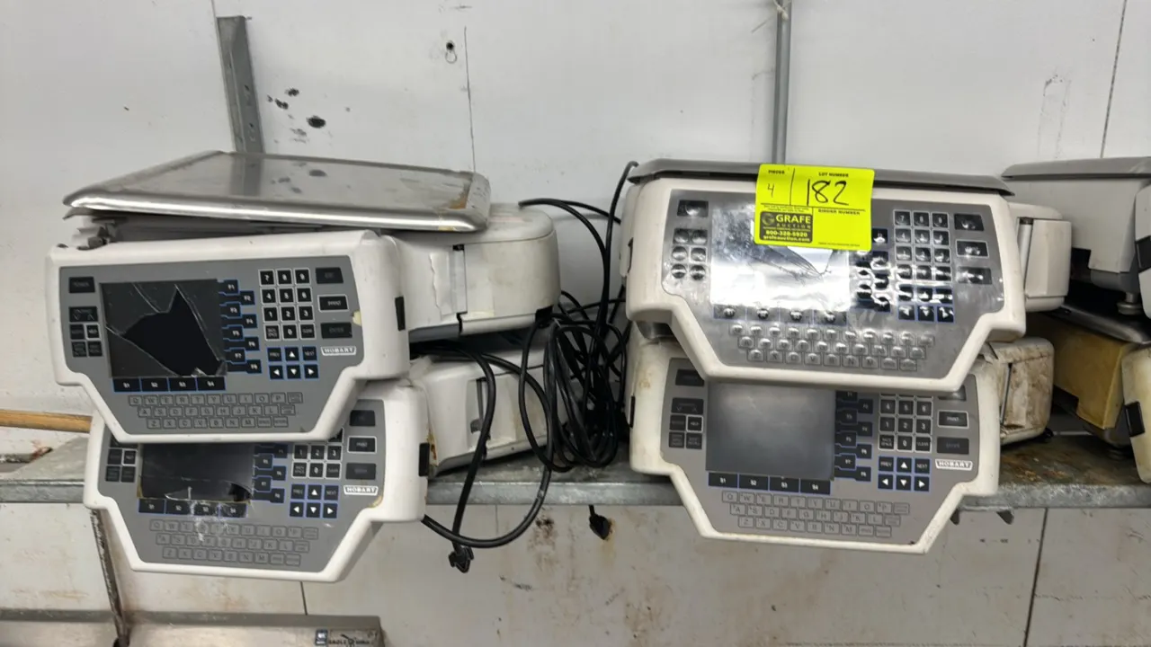 Hobart Quantum 30 lb electronic scales with label printers. Features alphanumeric keypads and integrated label printers. Electrical: 120V. Note: Untes