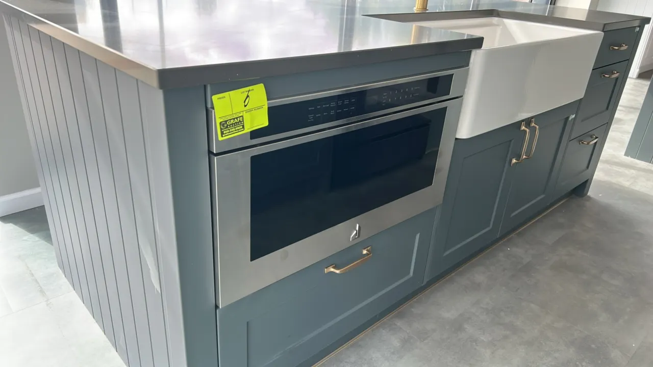 2023 JennAir JMDFS30HL02 undercounter microwave drawer. Features stainless steel front panel and digital touch controls. 30"W. S/N: FSC0904614. Electr