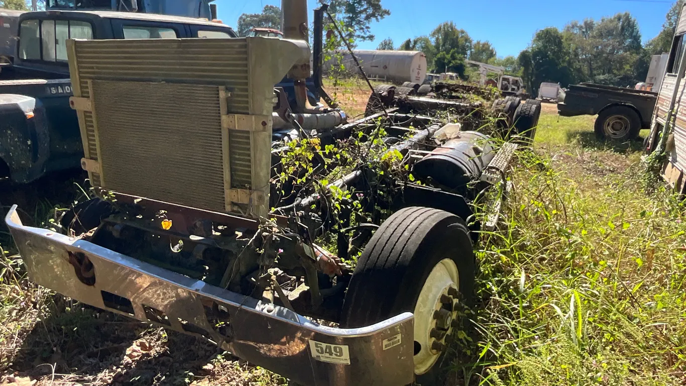 COMMERCIAL MACK TRUCK ROLLING FRAME