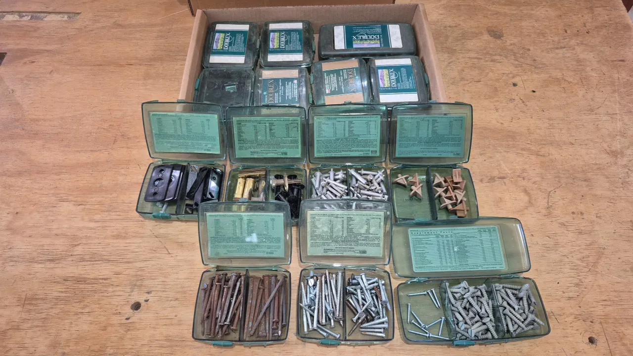 FASTENERS IN BOXES