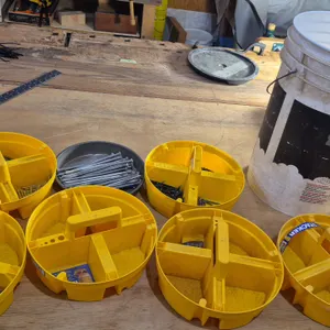 ORGANIZERS WITH FASTENERS