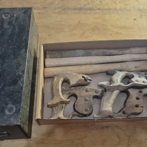 SAW HANDLES