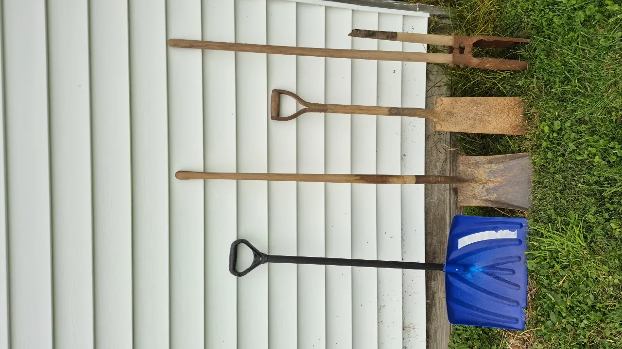 SNOW SHOVEL, FLAT SHOVEL, SPADE, AND POSTHOLE DIGGER