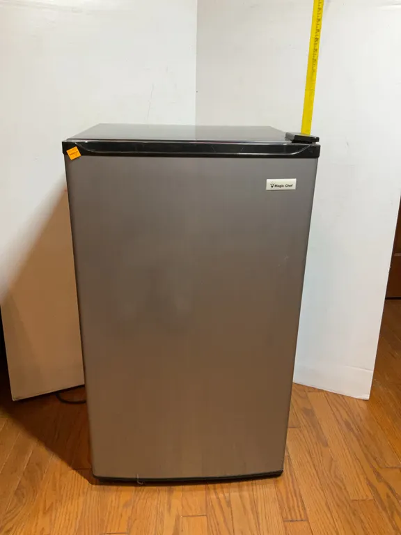 Magic Chef Mini Refrigerator