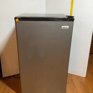 Magic Chef Mini Refrigerator
