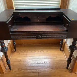 Antique Wooden Vanity Table