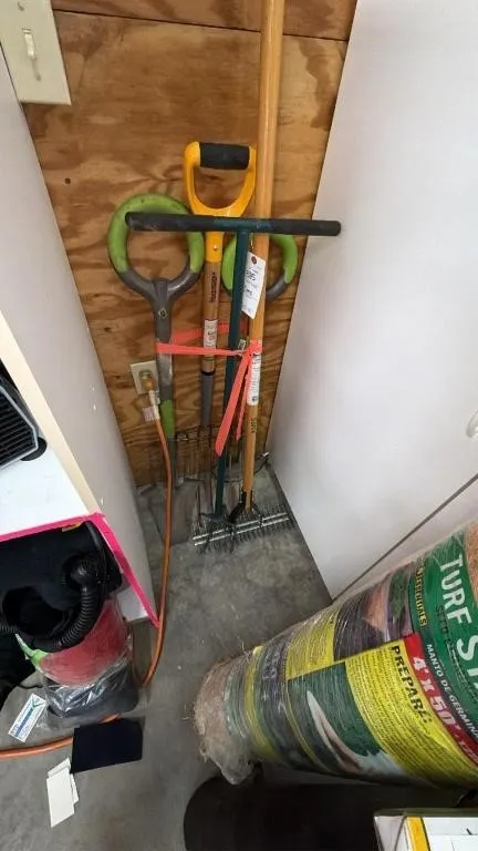 Assorted Garden Tool Set