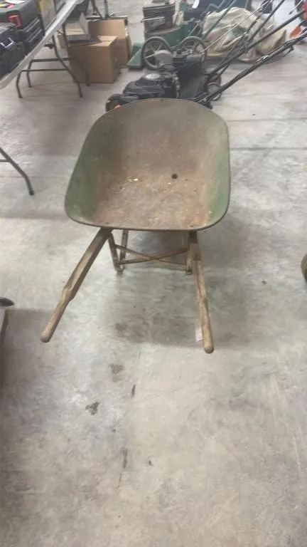 Single-Wheel Garden Wheelbarrow