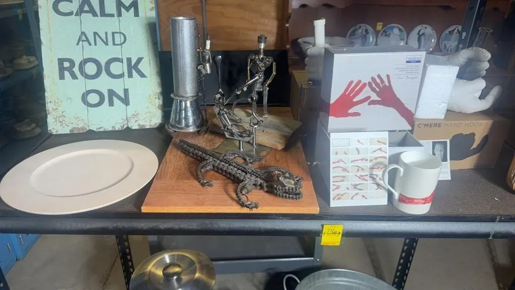 DECORATIVE ITEMS
