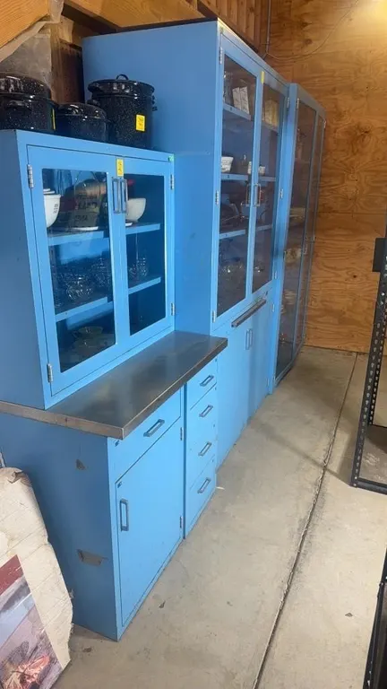 3PC BLUE METAL CABINET