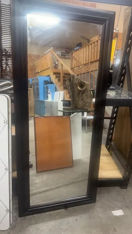 BLACK MIRROR