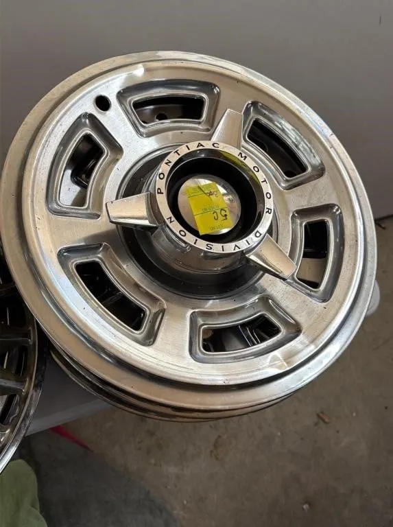 Vintage 1965 Pontiac GTO Hubcap Collection (3)