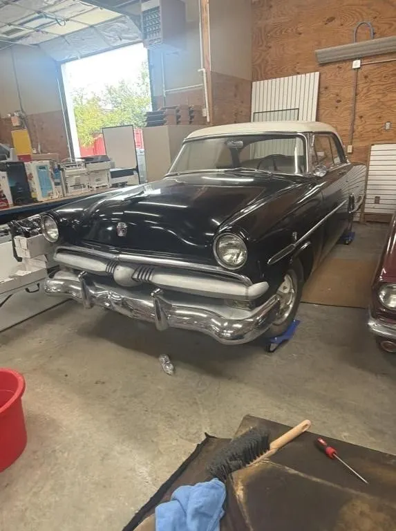 1954 FORD CRESTLINE VICTORIA V8 RUNS! 2 DR