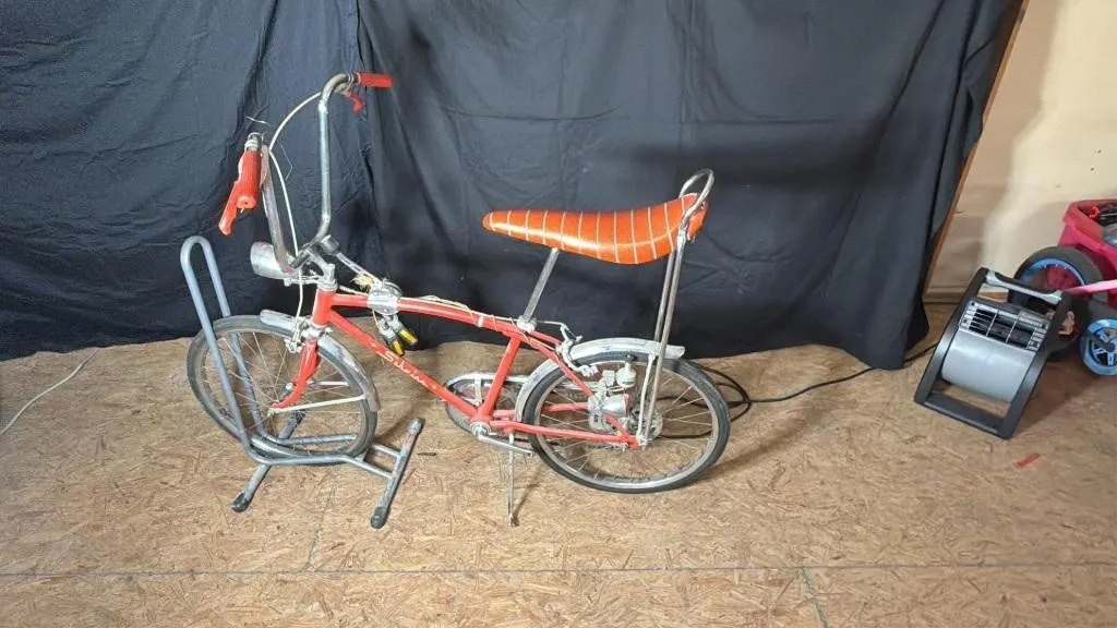 1972 Red Schwinn Sting-Ray FAST BACK BICYCLE