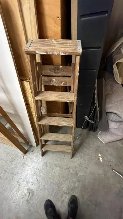 Housemaster Folding Wooden Step Ladder