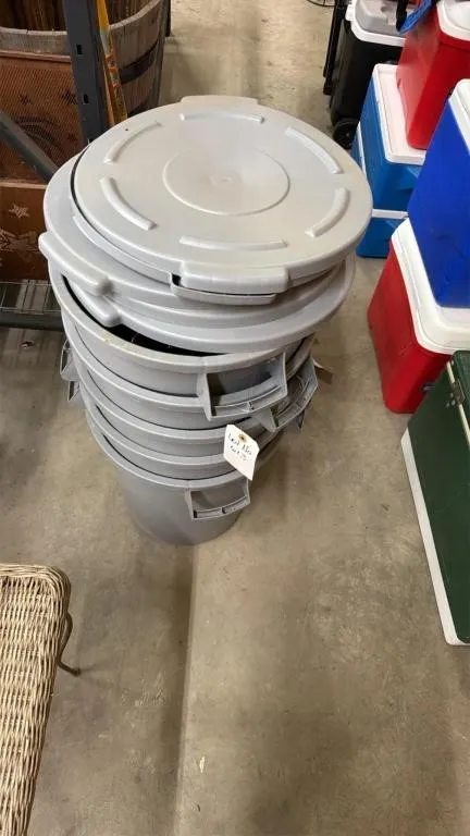 Stackable Utility/ Trsh Bins / with Lids, Set of 5