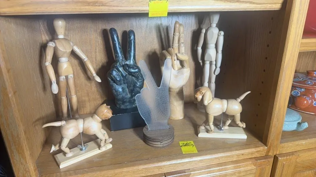 JOINTED WOOD FIGURES