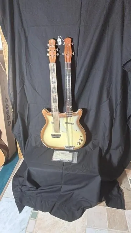 Danelectro Vintage Double-Neck Guitar/ Bass