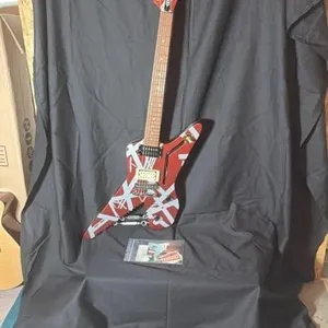 EVH STRPED SERIES SHARK BITE ELECTRIC GUITAR